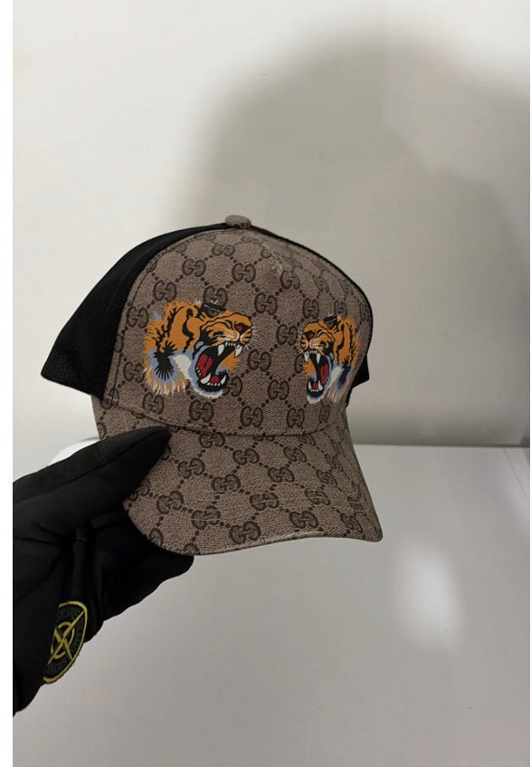 Caps